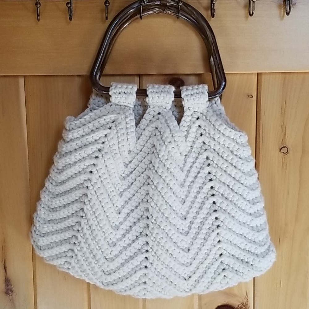 Vintage 1970s Boho Hand Crafted Crochet Knit Tortoise Handle Handbag - Picture 11 of 12